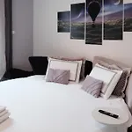Apartment Lakeside Bliss With Free Parking Como