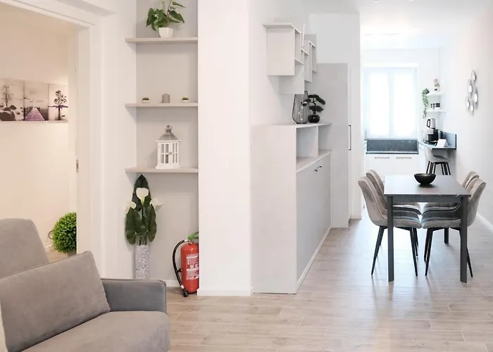 Lakeside Bliss With Free Parking Apartmán *