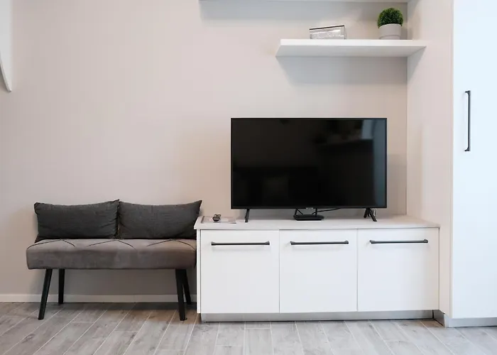 Apartmán Lakeside Bliss With Free Parking