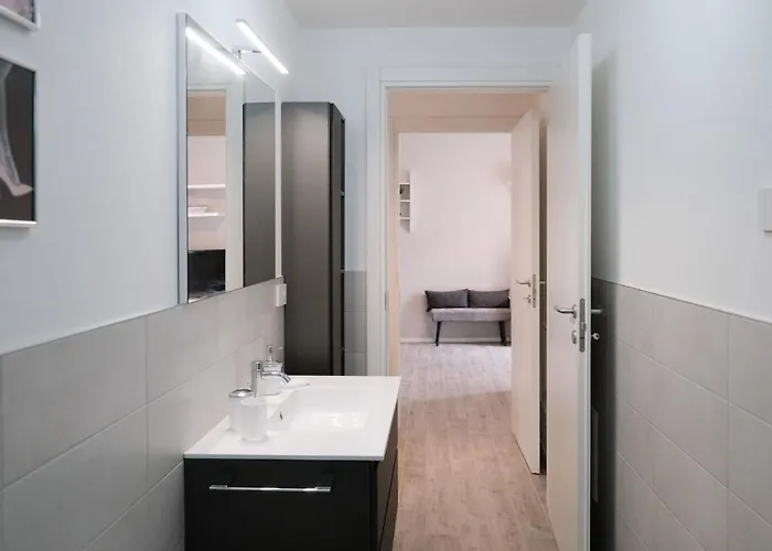 Apartmán Lakeside Bliss With Free Parking Como